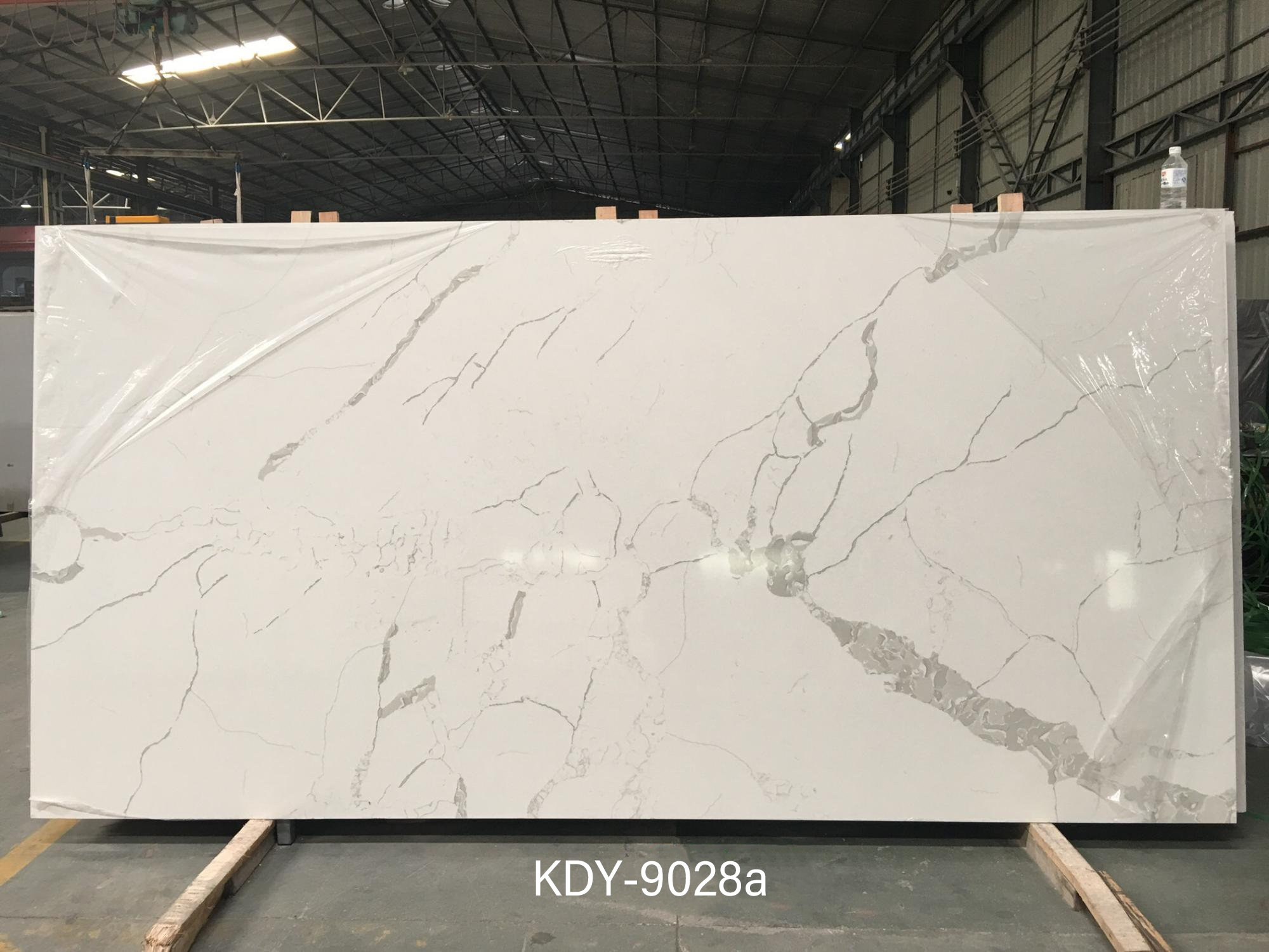 Supply Polishing Calacatta Quartz Kitchen Countertops Project Wholesale