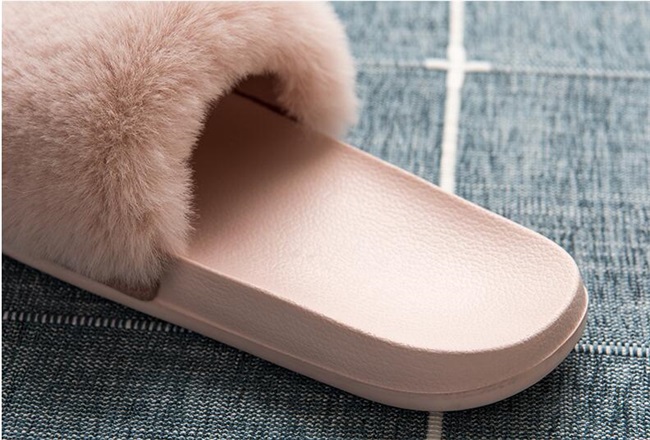 faux fur slipper