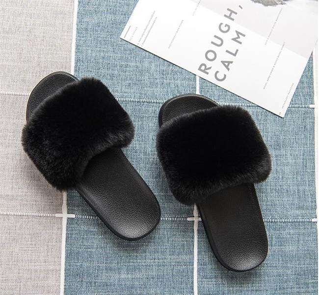 faux fur slipper