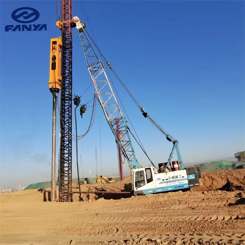 Hydraulic impact hammer for pile driving