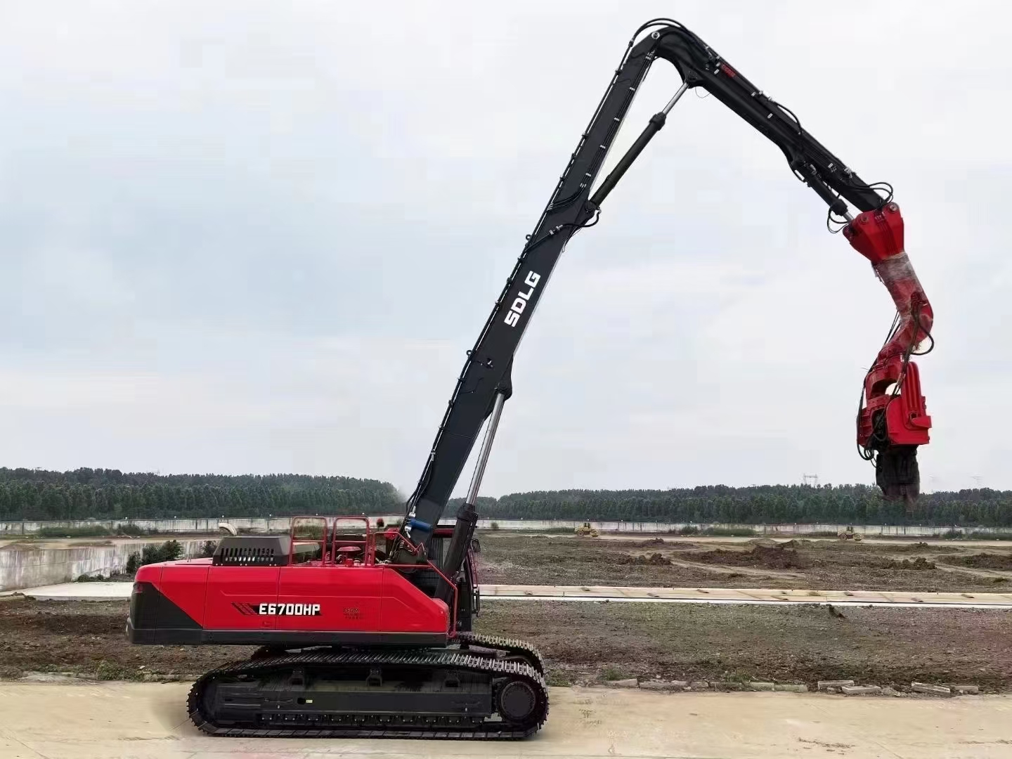 excavator with excavator vibro hammer