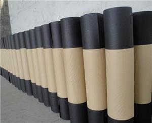 Papel de fieltro para techos de asfalto de buena calidad con fieltro para techos de papel impermeable de alta adherencia de 50 lb