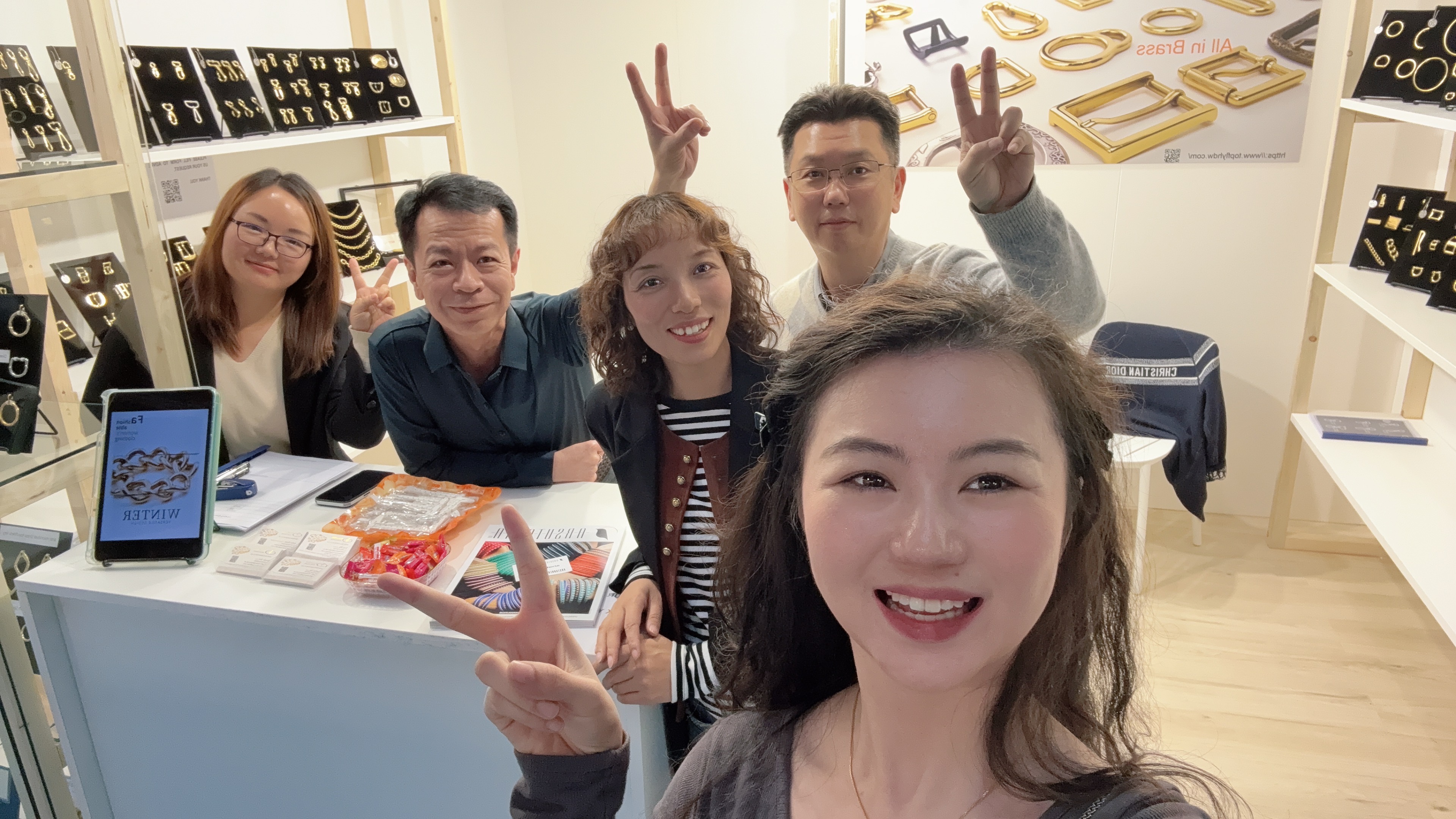 **Zhongshan Chenghong Hardware Co., Ltd. berjaya membuat debutnya di Itali pada 2025 Pameran LINEAPELLE**