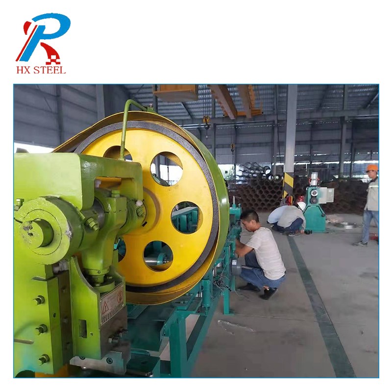 自動空気圧マンチョン機