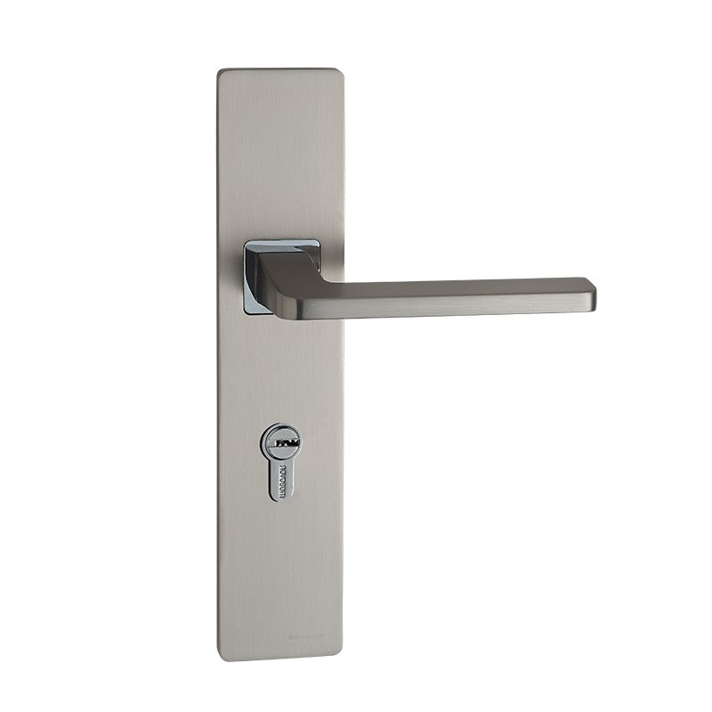 Modern Slim Design Handle With Screwless Plate 116-158