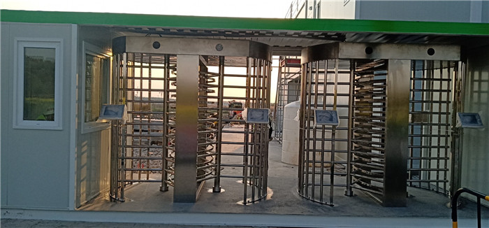 Full height turnstile gate