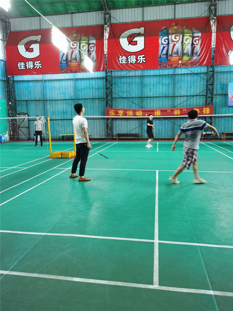 Swing barrier manufacture Shenzhen Tongdazhi Company held a badminton match on the weekend