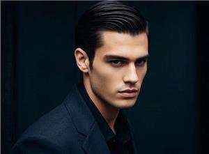Mono con pettinatura in pelle pettinata per capelli per uomo