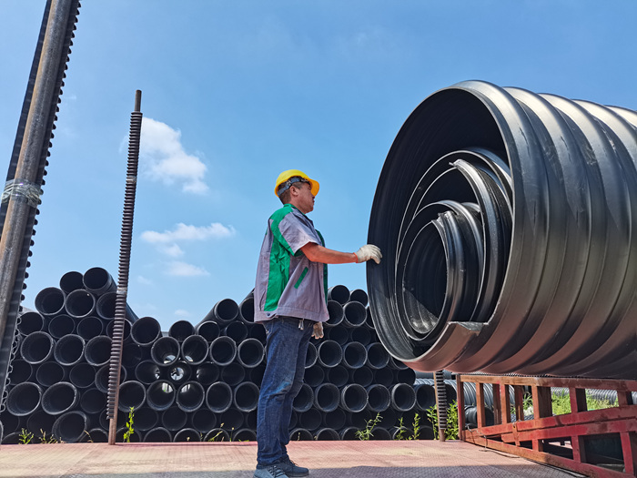 Tubo de PE reforzado con correa de acero exportado a las Islas Salomón