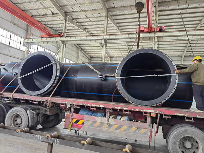 Entrega de accesorios de tubería de HDPE grandes