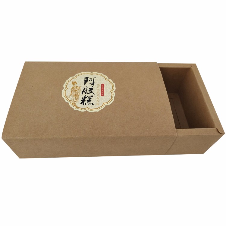 Коробка из крафт-бумаги, упаковывающая большую фабрику