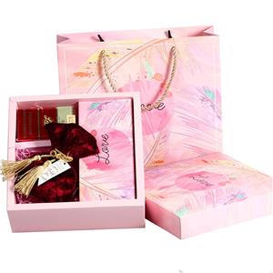 Esküvői ajándék csomagoló doboz Rózsaszín színű szép papírdoboz