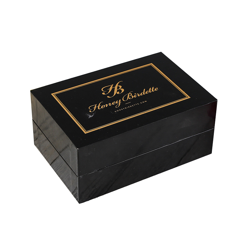Персонализирана малка подаръчна кутия за луксозен парфюм с капак