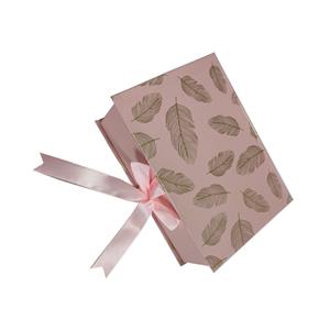 Rózsaszín színű luxus kivitelű doboz szalagos csomagolódobozsal egyedi logós díszdobozban