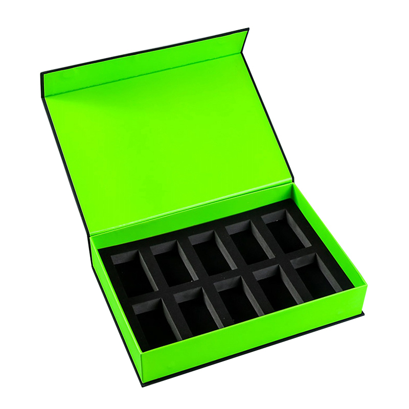 กล่องกระดาษสีเขียวกล่องแข็งแม่เหล็กพร้อมEVA