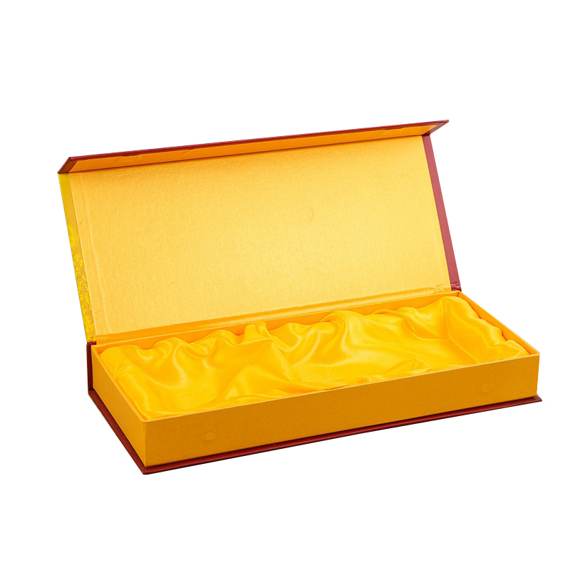 gift box with magnetic closure