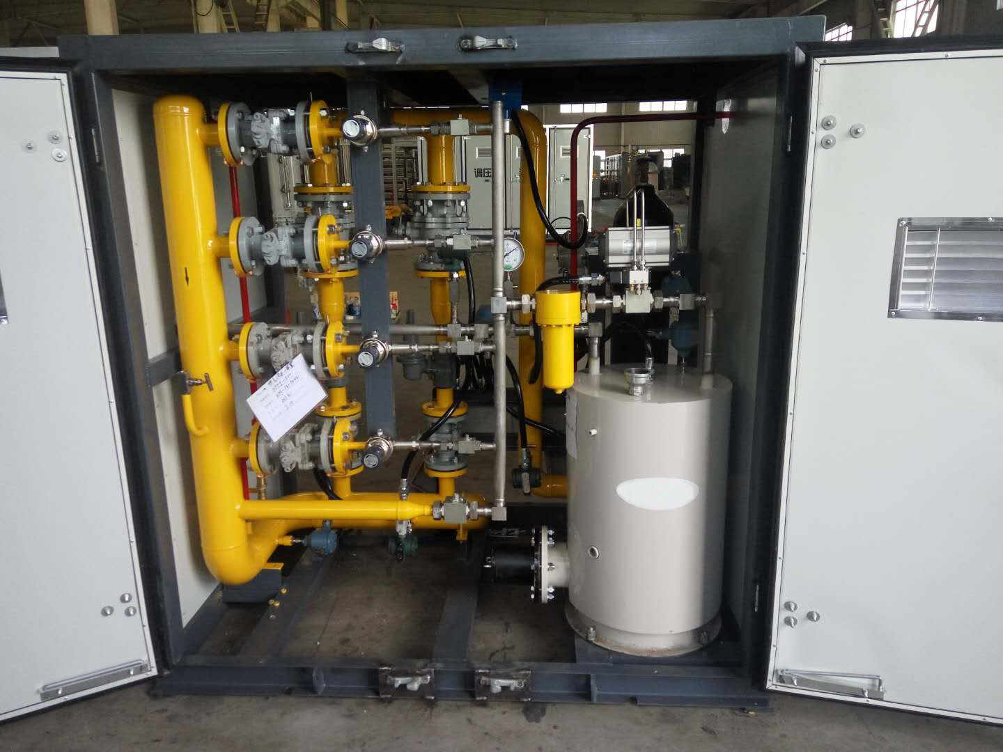 CNG pressure regulating unit