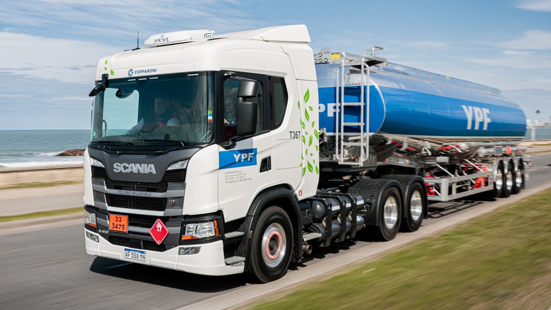 YPF per il trasporto di carburante in un camion alimentato a metano
