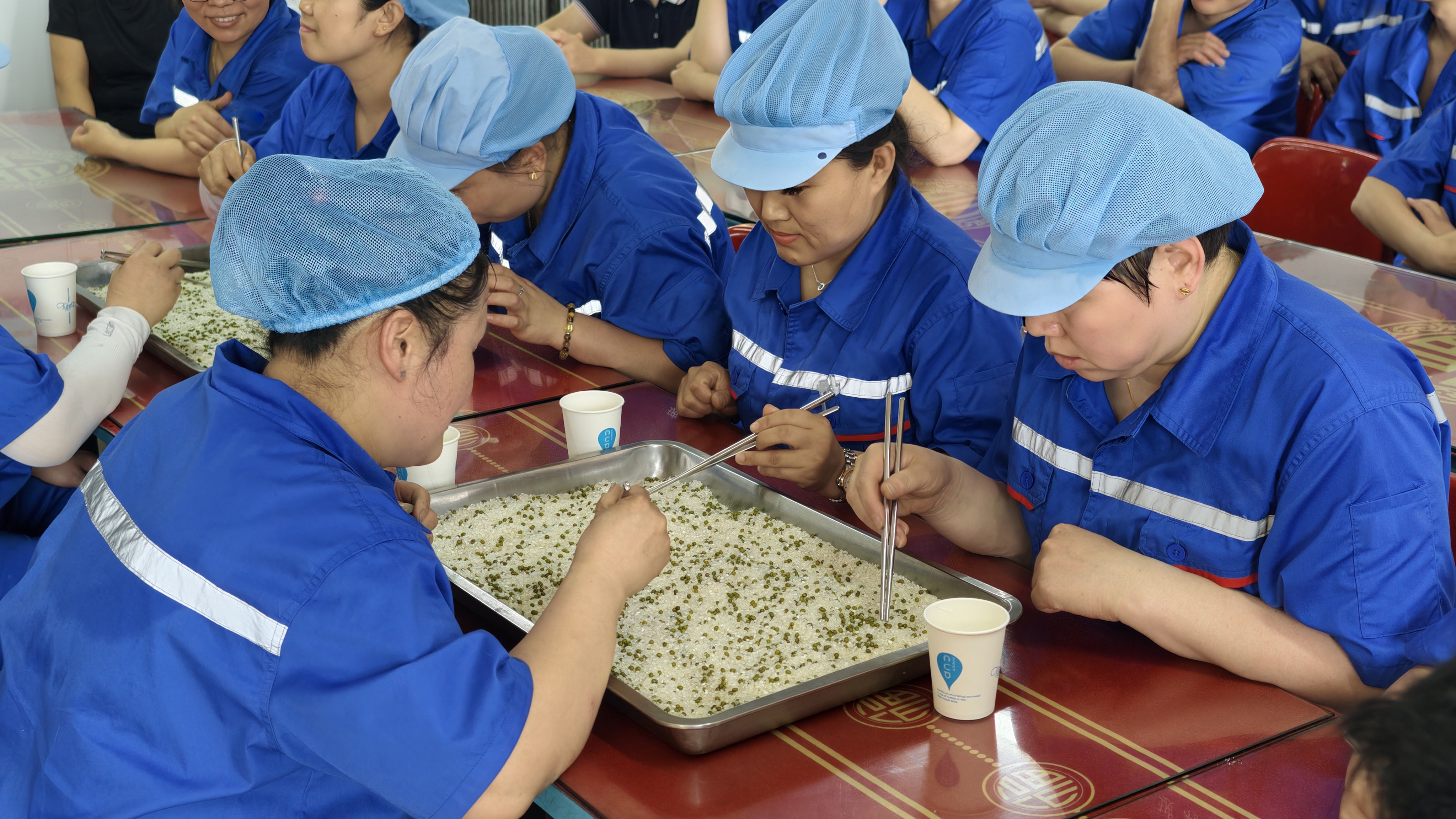 The sachet-making