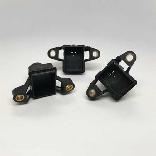 How to Achieve Perfect Bonding Between Plastic and Metal Inserts in Insert Molding?