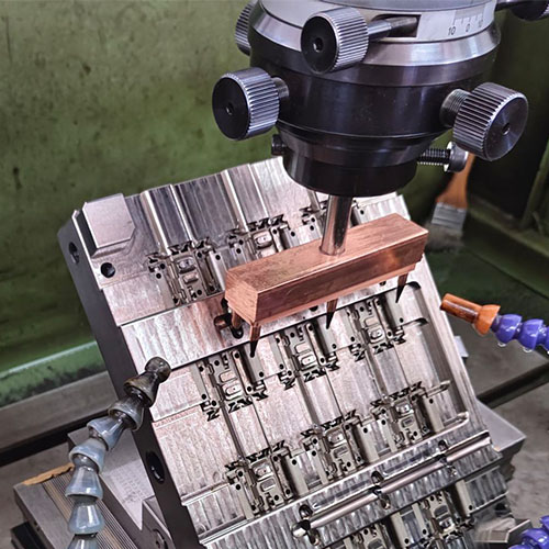 What are the advantages of using EDM in plastic mold machining?​