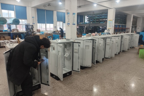 Microgrid Revolution: How Decentralized Power Distribution is Reshaping Energy Landscapes (2024)