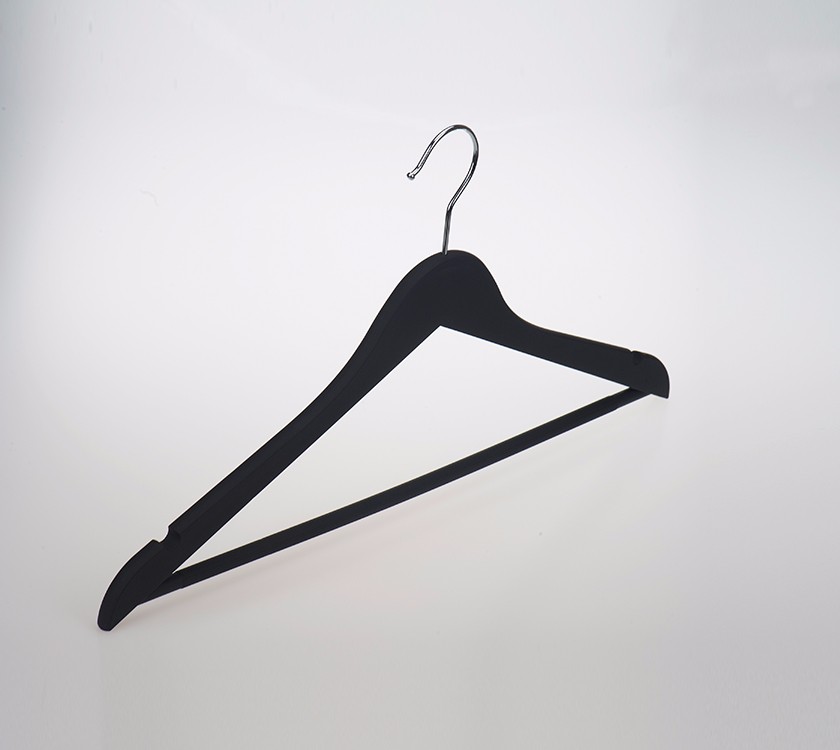 Китай Черные пластиковые вешалки для одежды с штангой для брюк, производитель