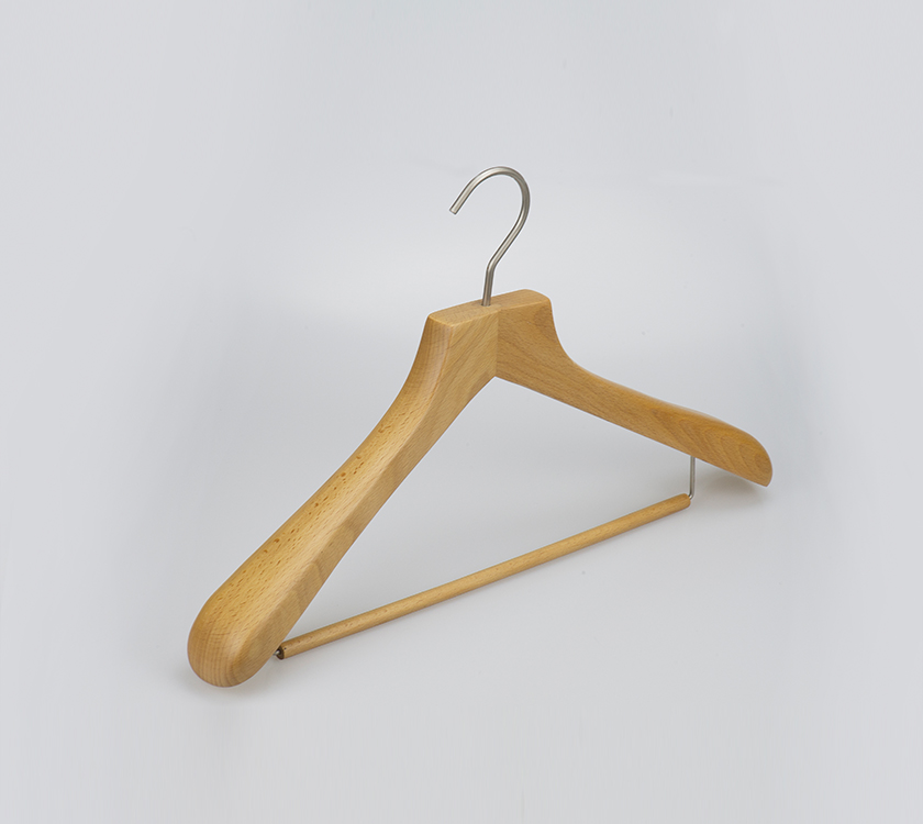 suit hanger with locking bar