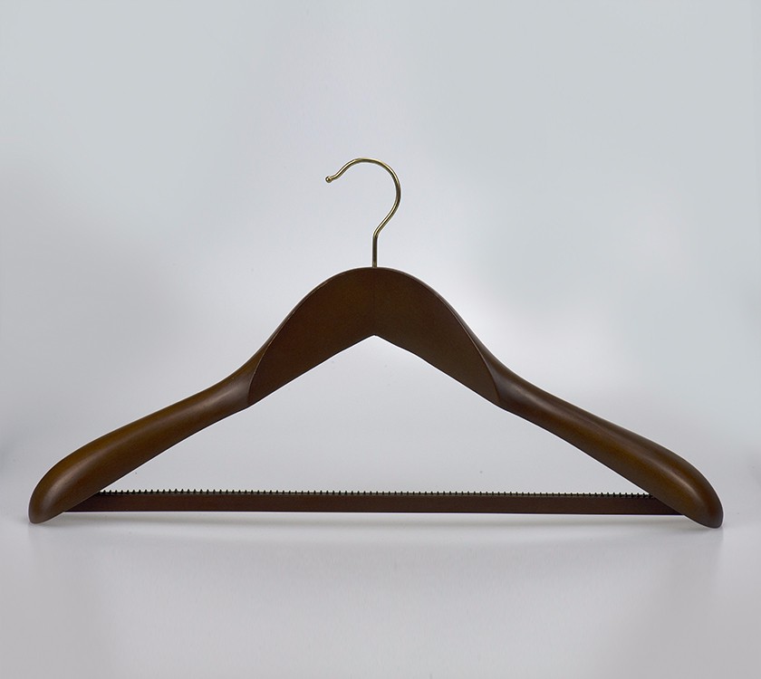 Wood Coat Hanger With Non Slip Strips Bar
