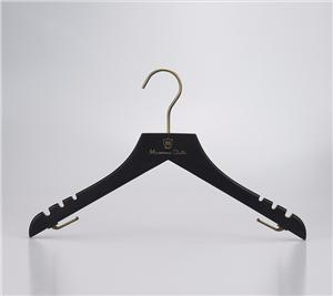 Wooden Hose T Shirt Display Hanger With Metal Hook