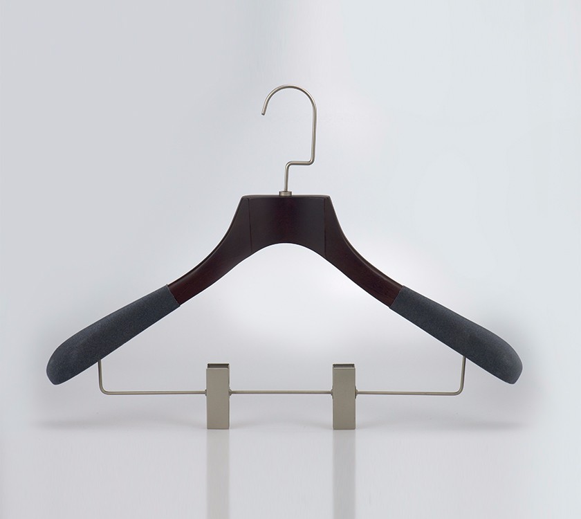 Wooden Luxury Suit Hanger With Velvet Shoulder