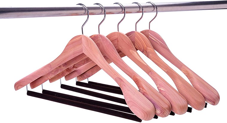 luxury Cedar Coat Hanger With Flocking Non Slip Bar