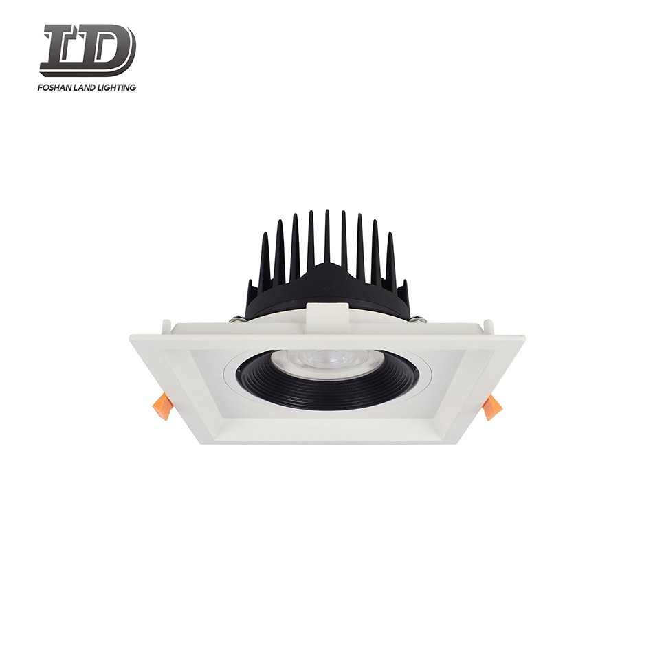 5-calowa, kwadratowa oprawa typu Downlight z gimbalem o mocy 15 W i skrzynką przyłączeniową