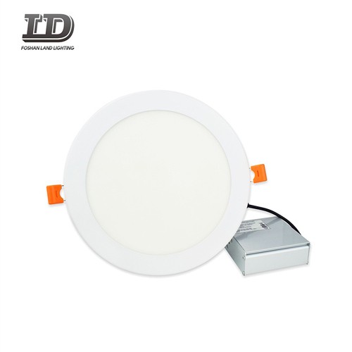 8-calowa płaska lampa LED o mocy 18 W