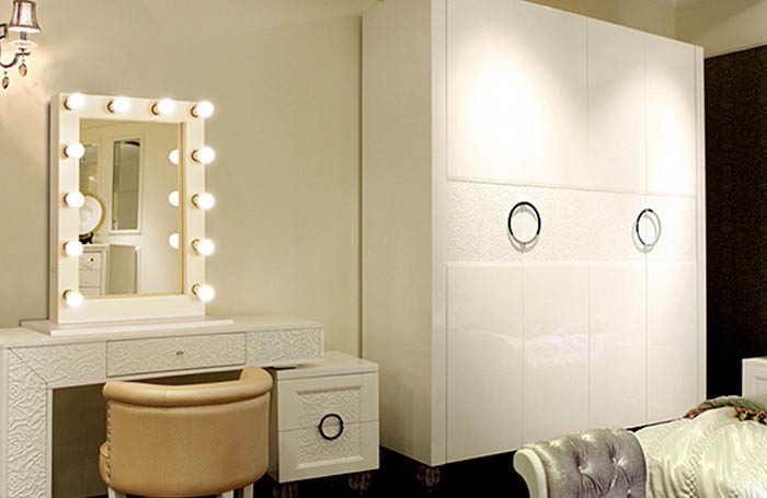Светодиодный зеркальный шкаф для ванной комнаты