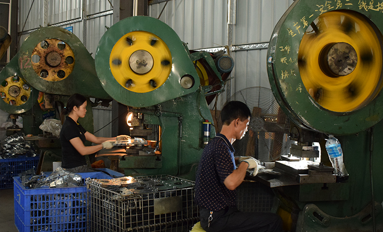 Компания Фошань Земля Осветительные приборы Ко., ООО.