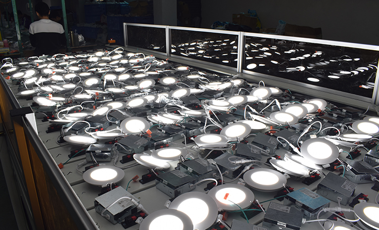 Компания Фошань Земля Осветительные приборы Ко., ООО.