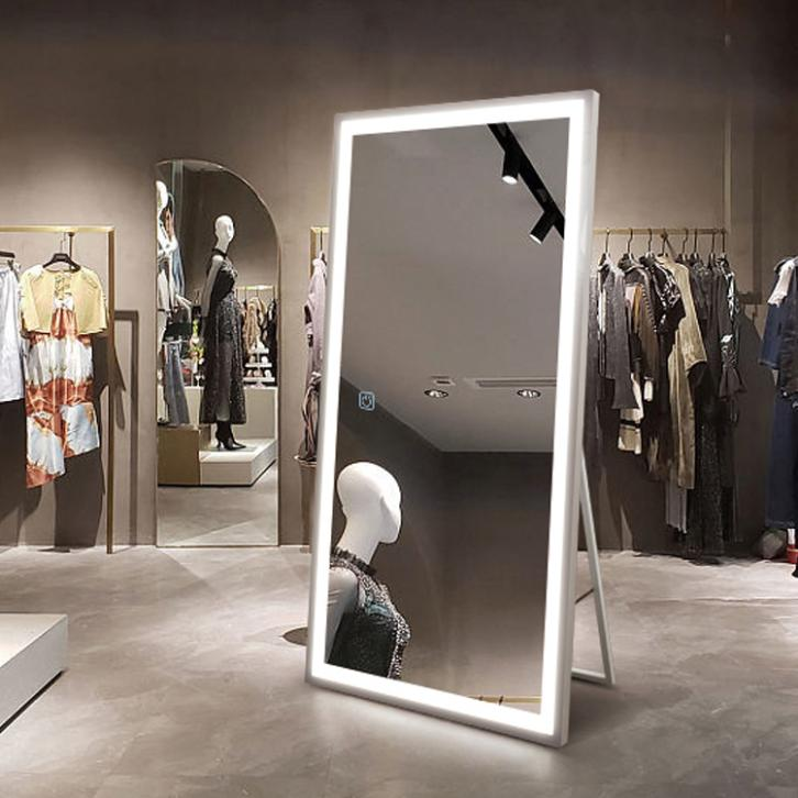 Odkryj swoje prawdziwe piękno dzięki pełnowymiarowemu lustrze