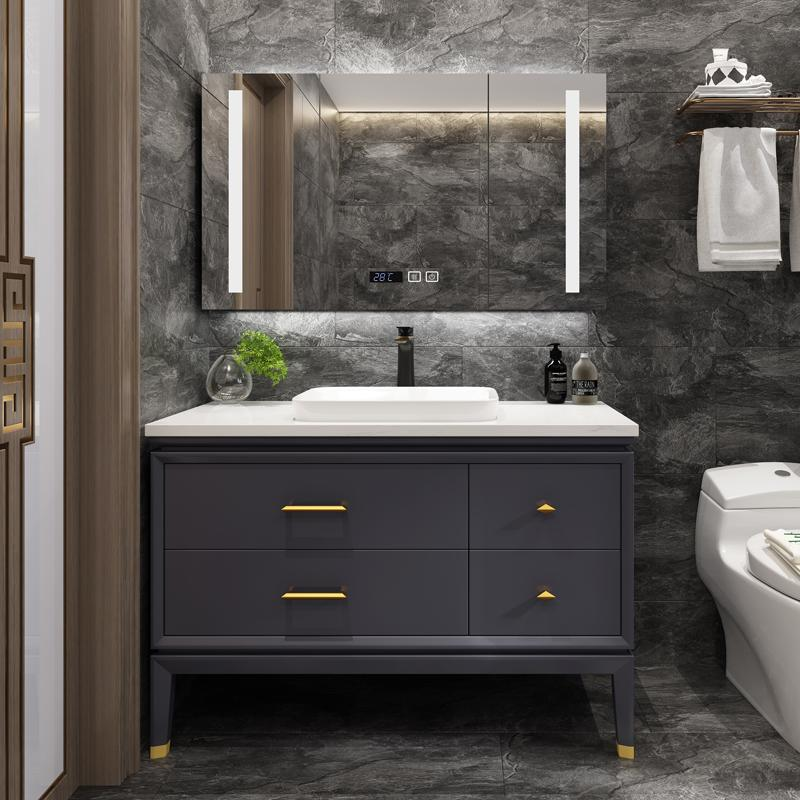 Ulepsz swoją łazienkę dzięki doskonałej szafce z lustrem