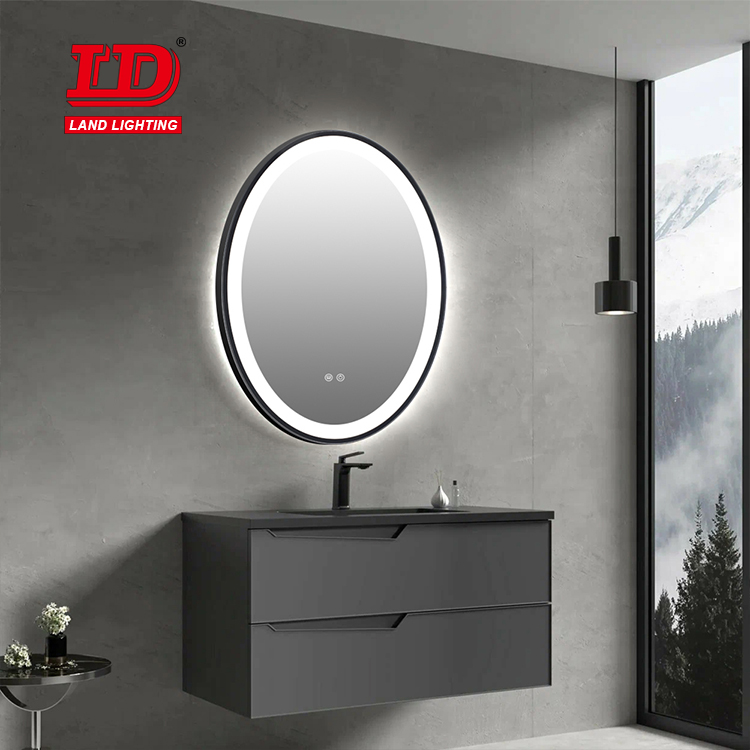 Specchio da bagno con cornice in alluminio e design smussato