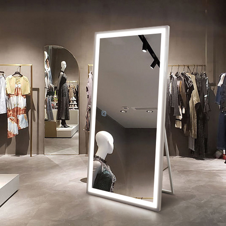 Rozwijający się trend luster podłogowych na całą powierzchnię ciała