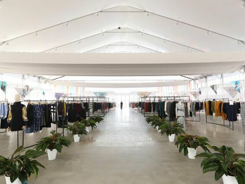 Hanger tent clothing exhibition