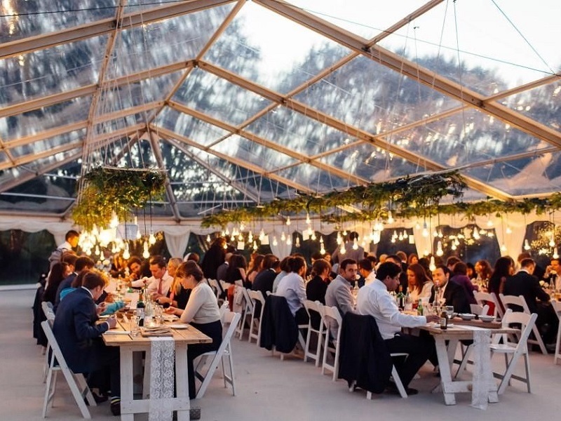 Четкий шатер для мероприятий и свадьбы