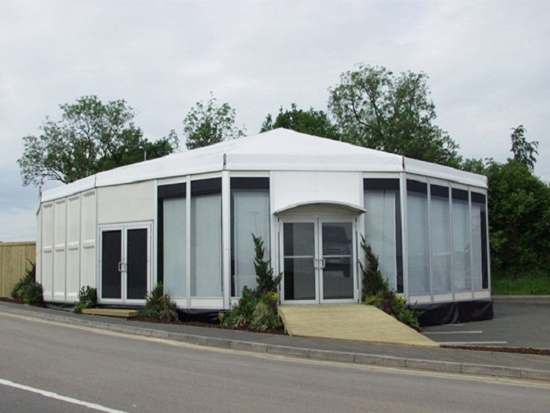 Различные крыши шатра для мероприятий