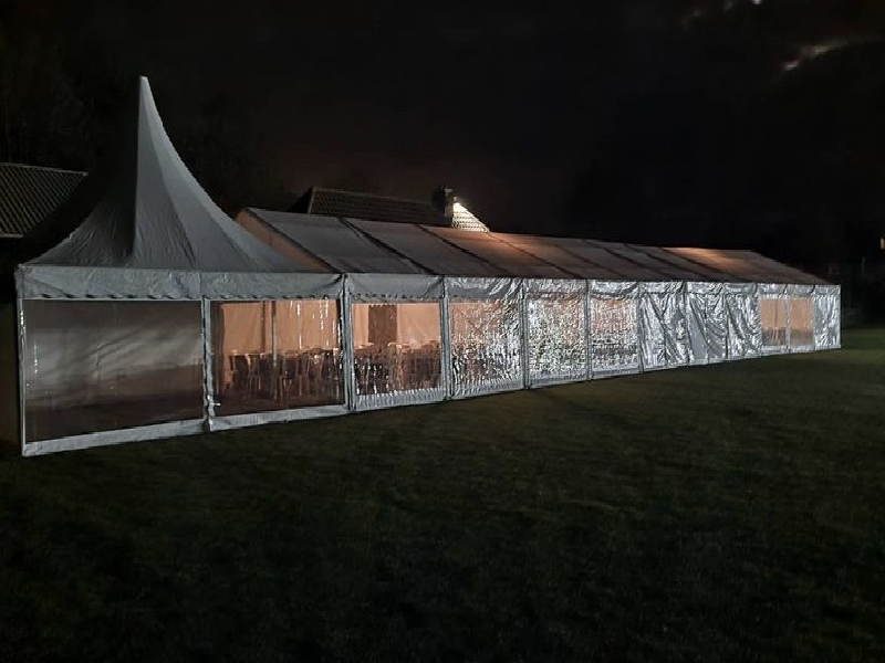 Carpa combinada de césped al aire libre