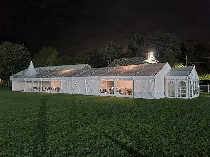Carpa combinada de césped al aire libre