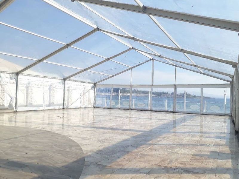 خيمة حزب النشاط شفافة