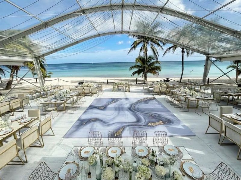 Tente de restaurant d'événement d'arc