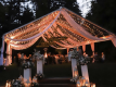 Свадебная прозрачная палатка на открытом воздухе