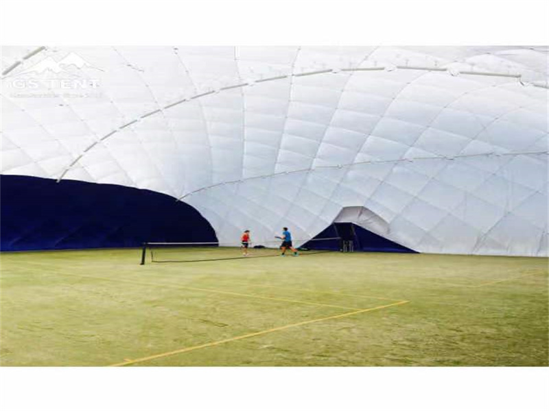 Dôme gonflable de football
